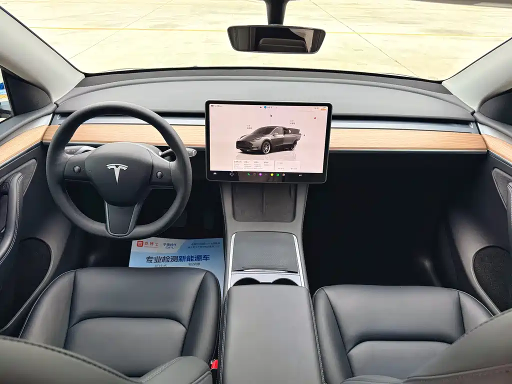 Tesla Model Y 2023 — фото 14