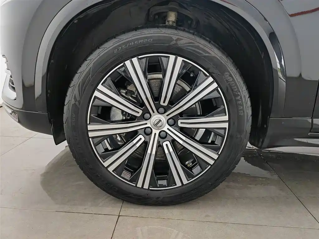 Volvo XC90 2021 — фото 17