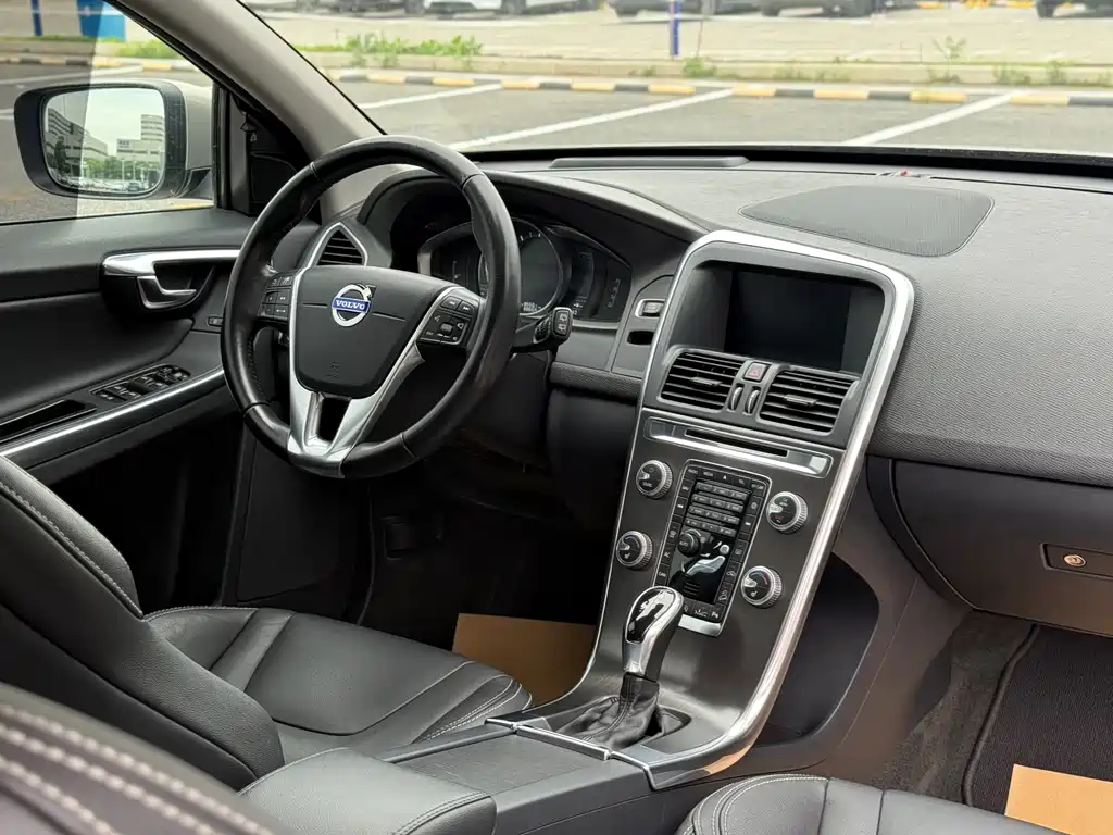 Volvo XC60 2015 — фото 17