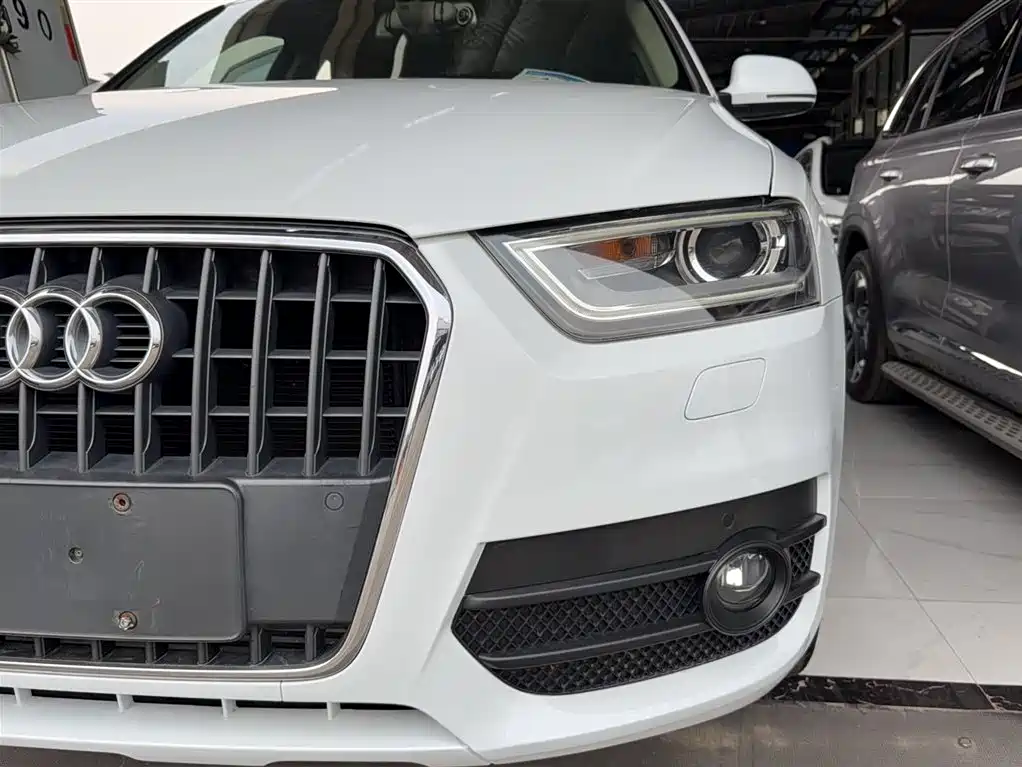 Audi Q3 2014 — фото 11
