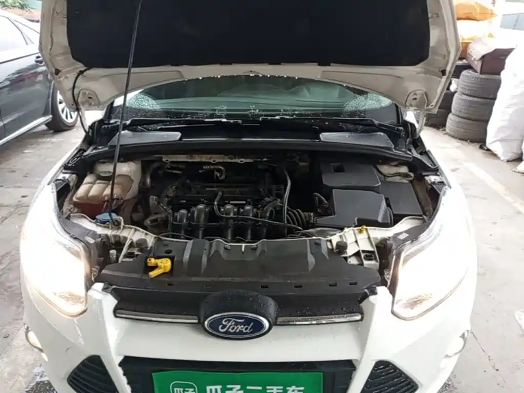 Ford Focus 2015 — фото 20