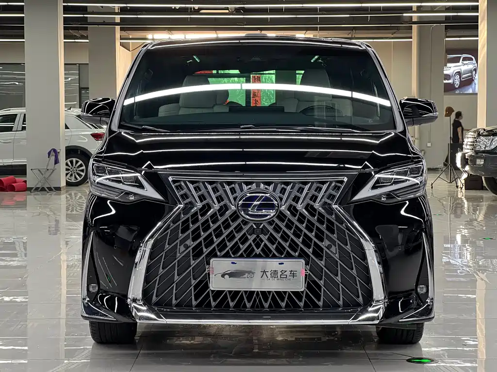 Lexus LM 2021 — фото 2