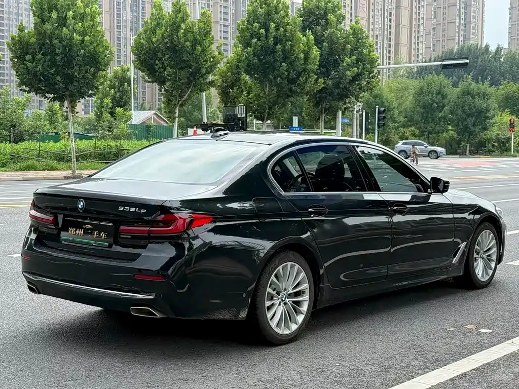 BMW 5 Series New Energy 2021 — фото 19