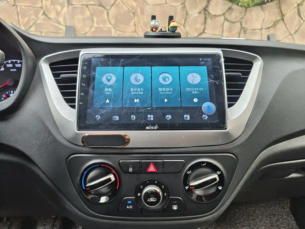 Hyundai Verna 2017 — фото 15