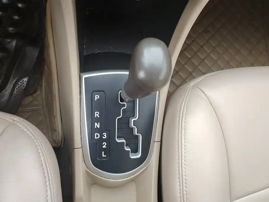 Hyundai Verna 2014 — фото 16