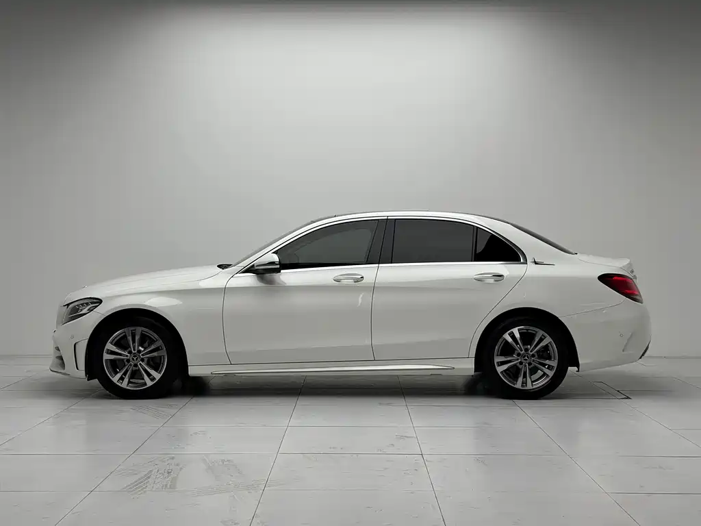 Mercedes-Benz C-Class 2021 — фото 23
