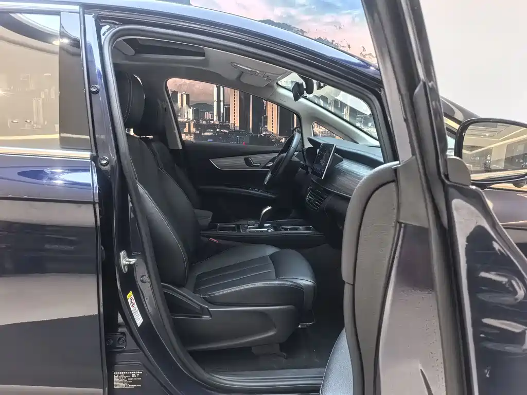 BYD MAX New Energy 2021 — фото 10