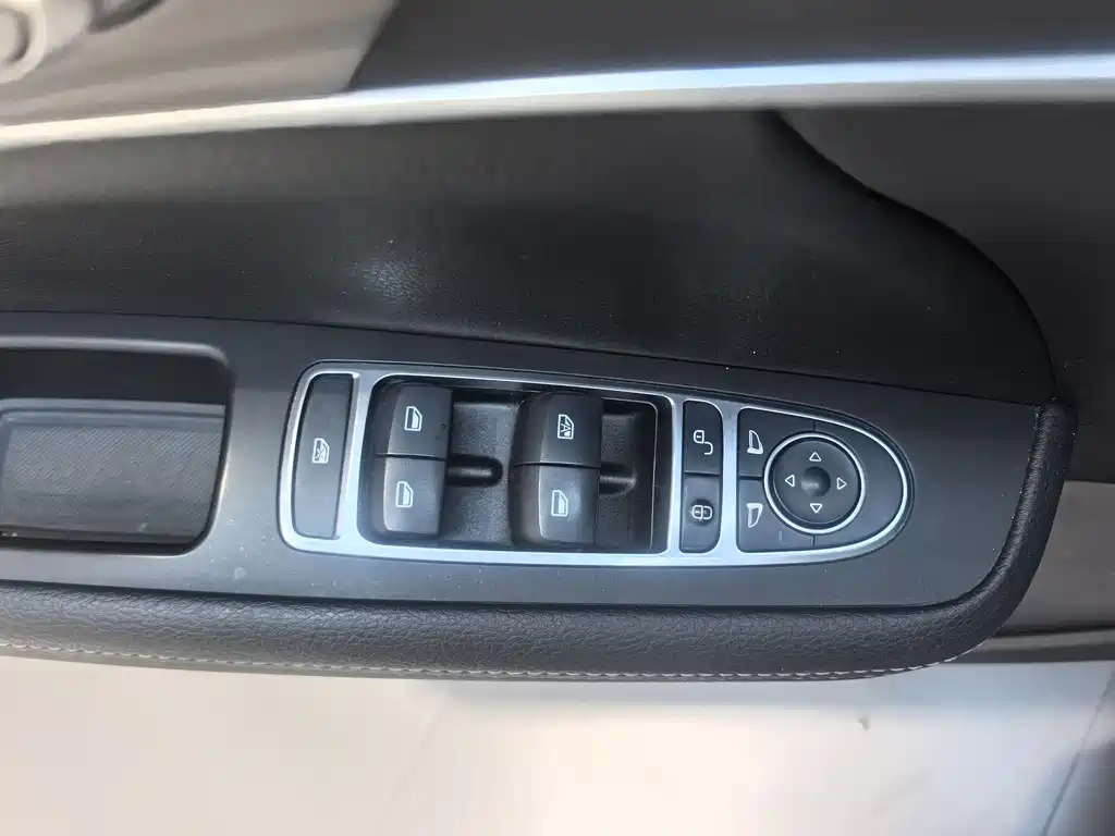 BYD MAX New Energy 2021 — фото 20