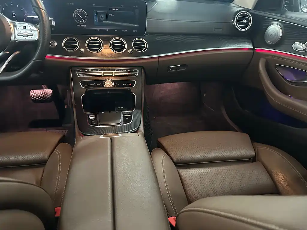 Mercedes-Benz E-Class 2019 — фото 14