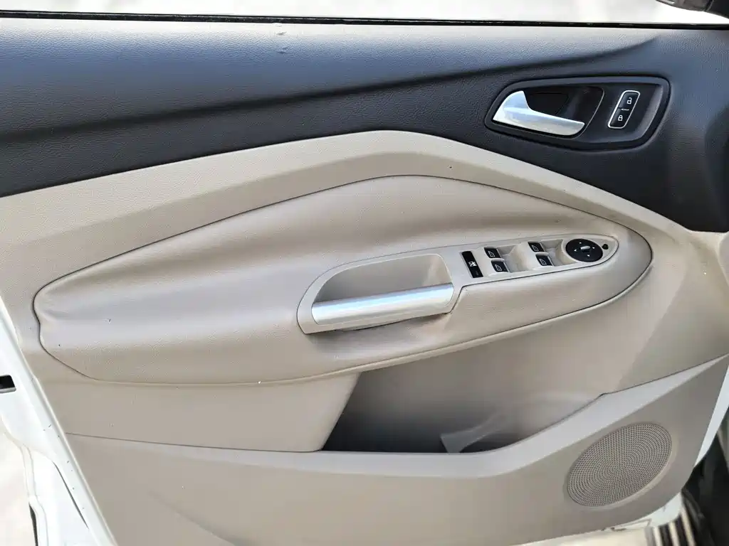 Ford Kuga 2014 — фото 16