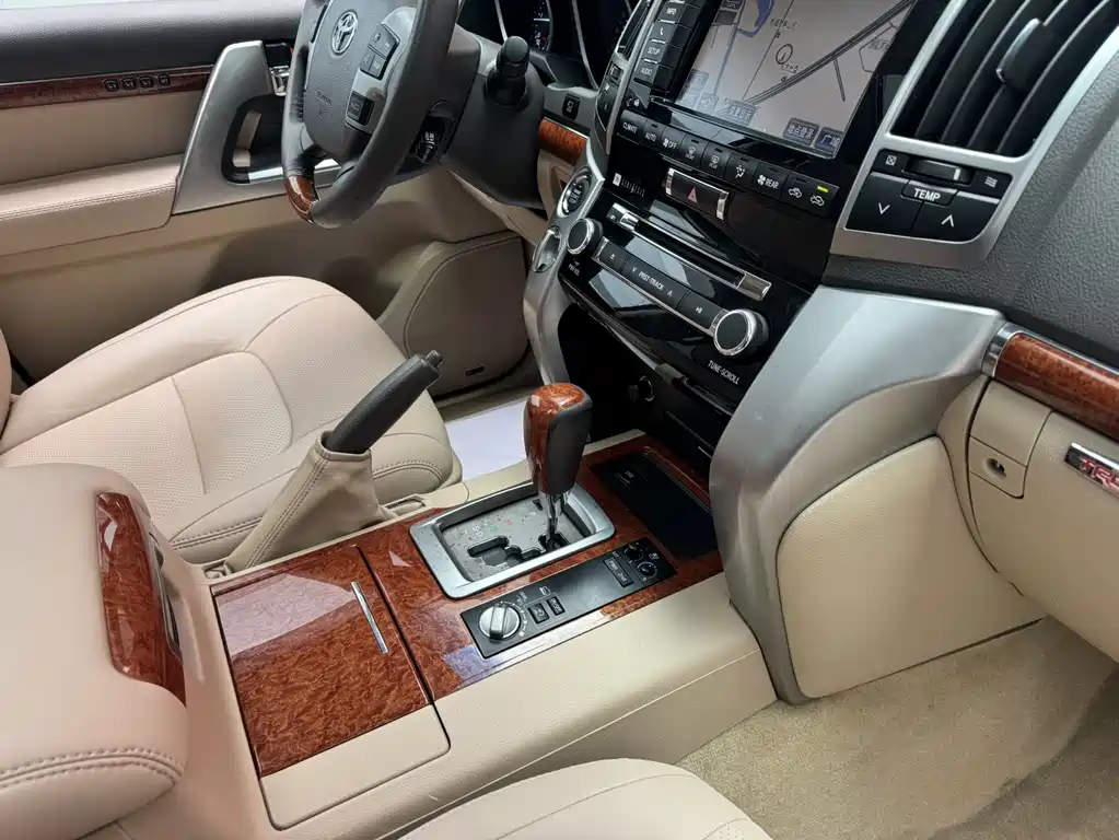 Toyota Land Cruiser 2014 — фото 13