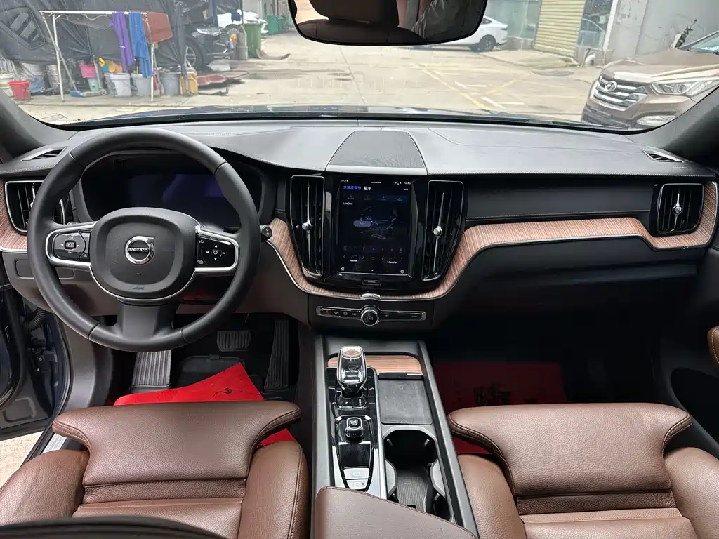 Volvo XC60 2022