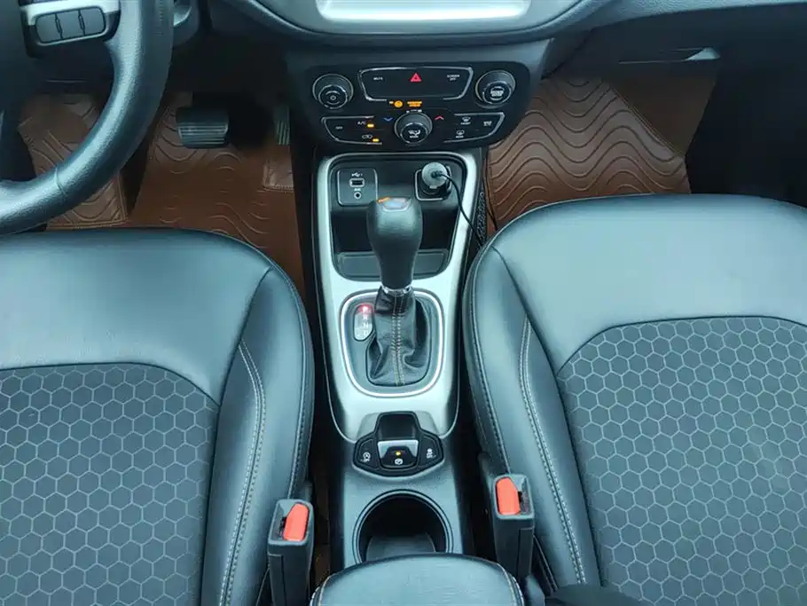 Jeep Compass 2020 — фото 16
