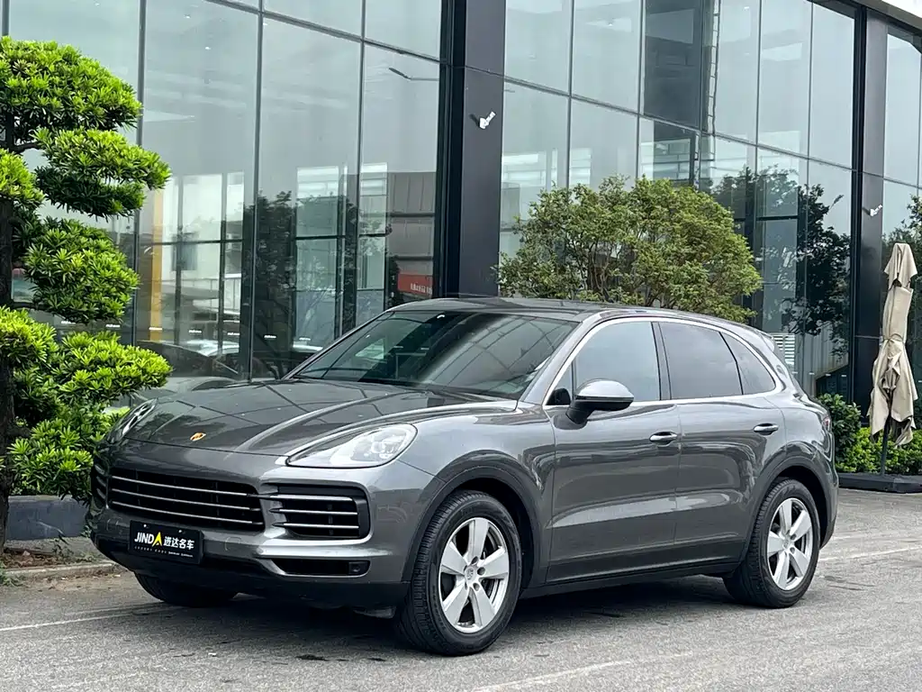 Porsche Cayenne 2021 — фото 1