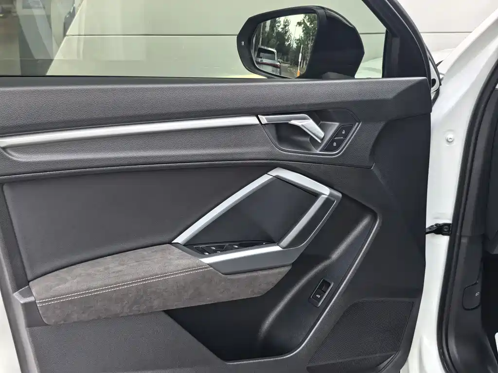 Audi Q3 Sportback 2022 — фото 11
