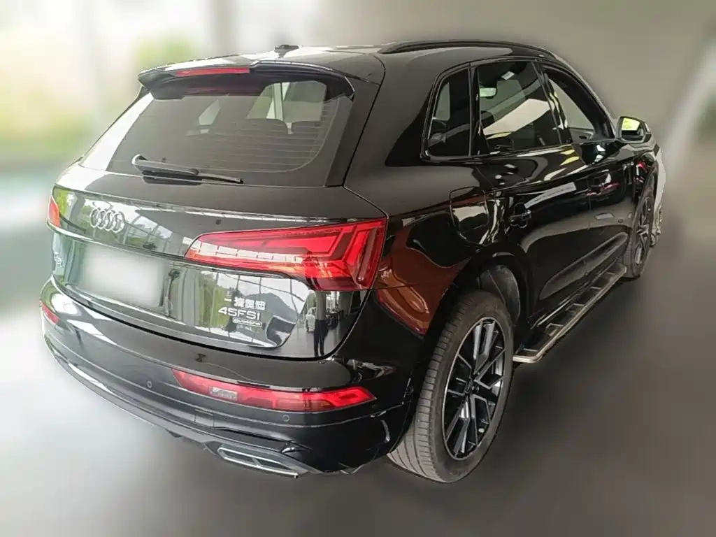 Audi Q5L 2023 — фото 12
