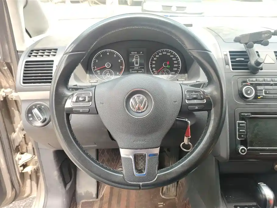 Volkswagen Touran 2015 — фото 15