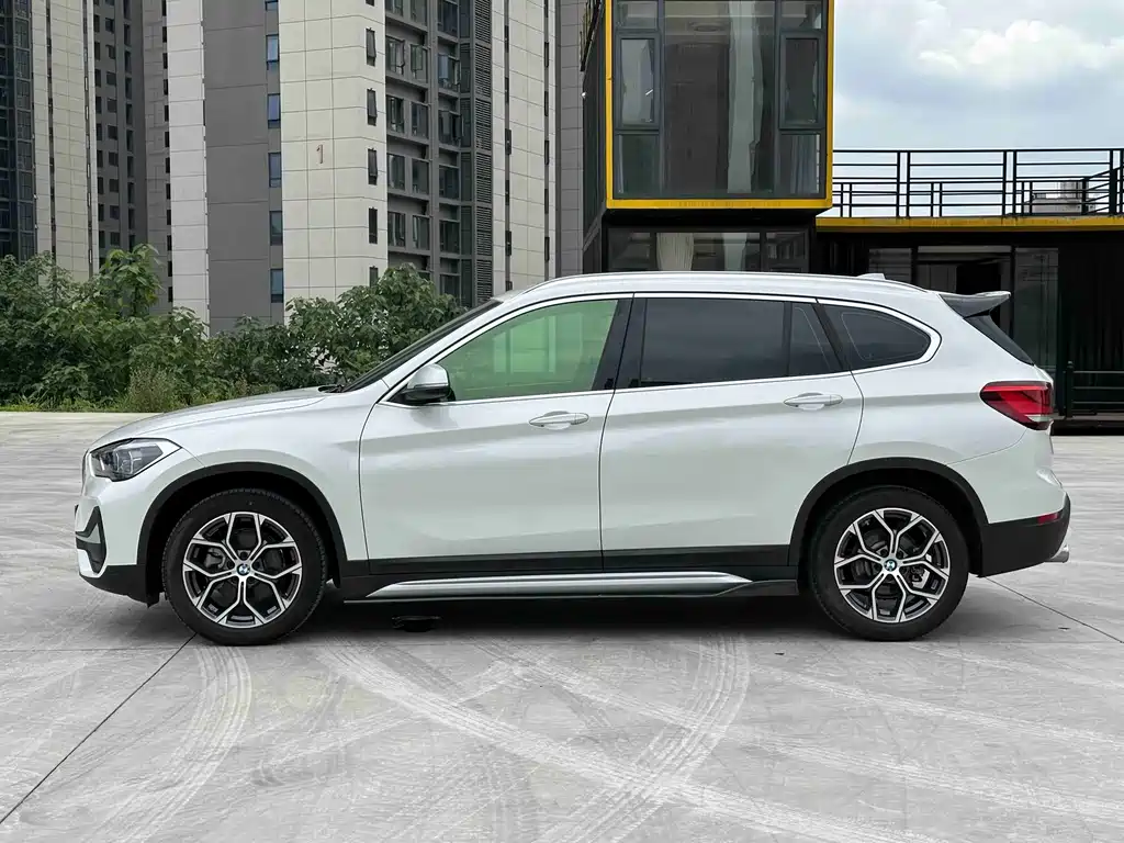 BMW X1 2022 — фото 7