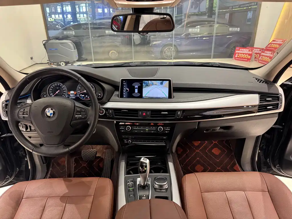 BMW X5 2018 — фото 11