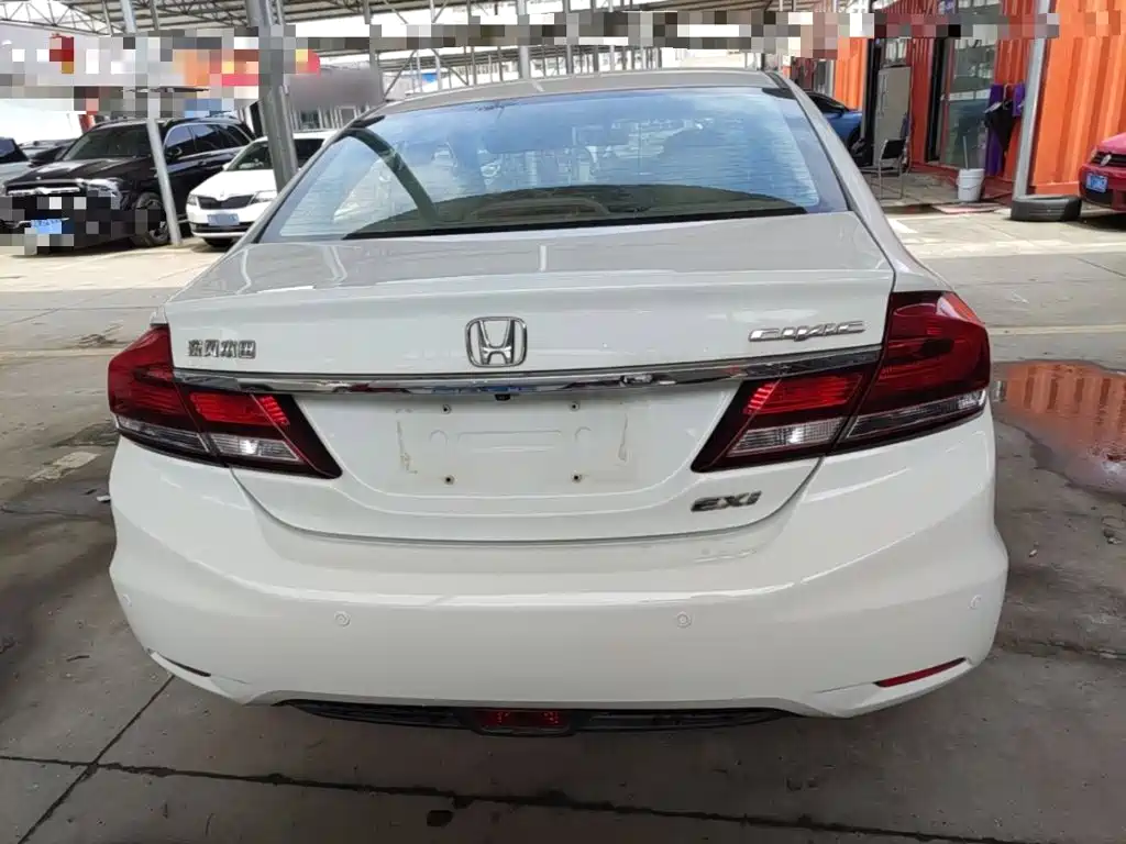 Honda Civic 2015 — фото 6