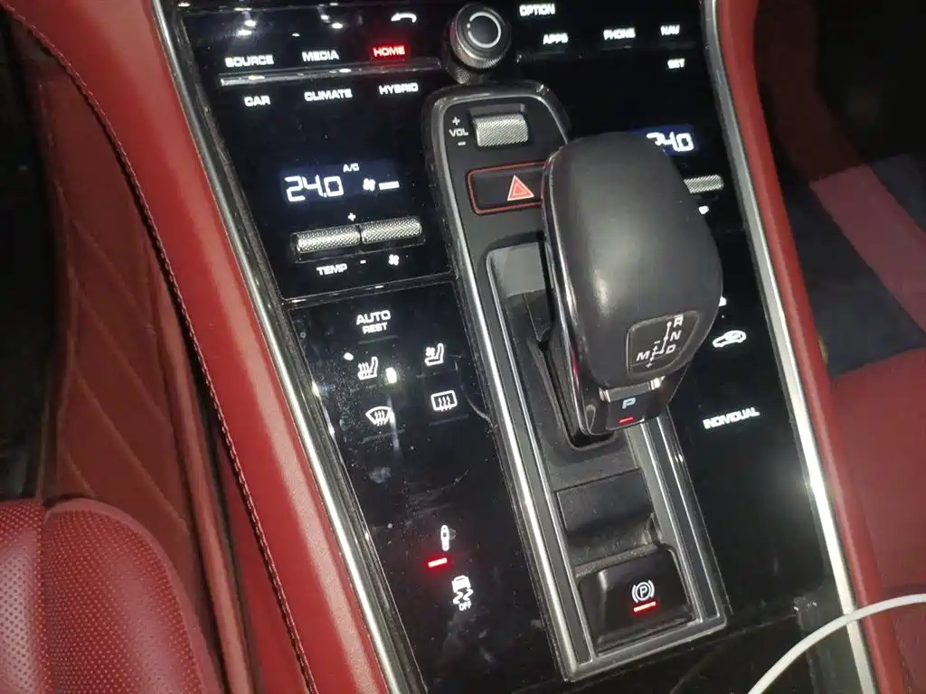 Porsche Panamera Hybrid 2019 — фото 15