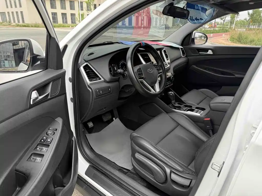 Hyundai Tucson 2017 — фото 11