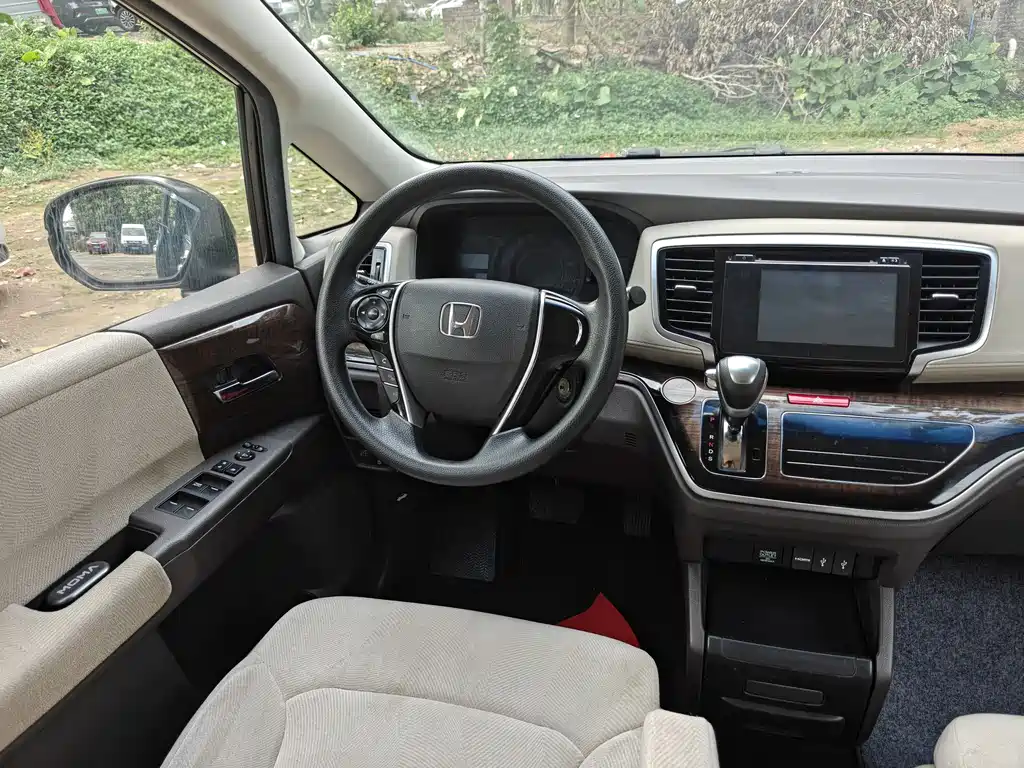 Honda Odyssey 2018 — фото 11