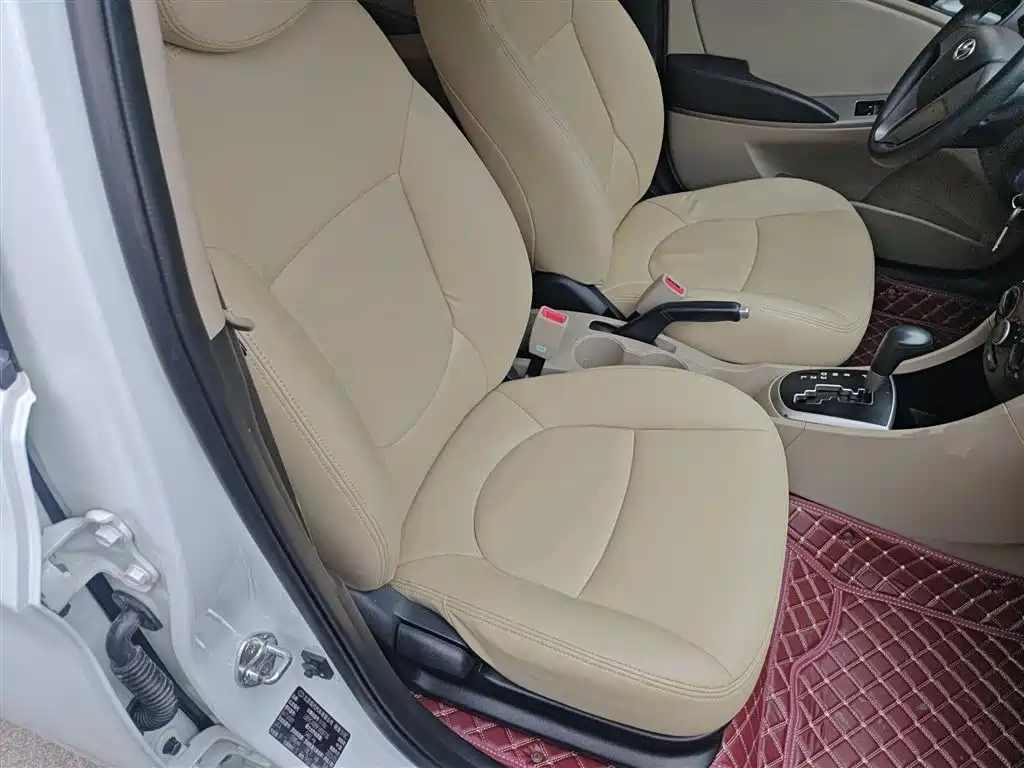 Hyundai Verna 2015 — фото 25