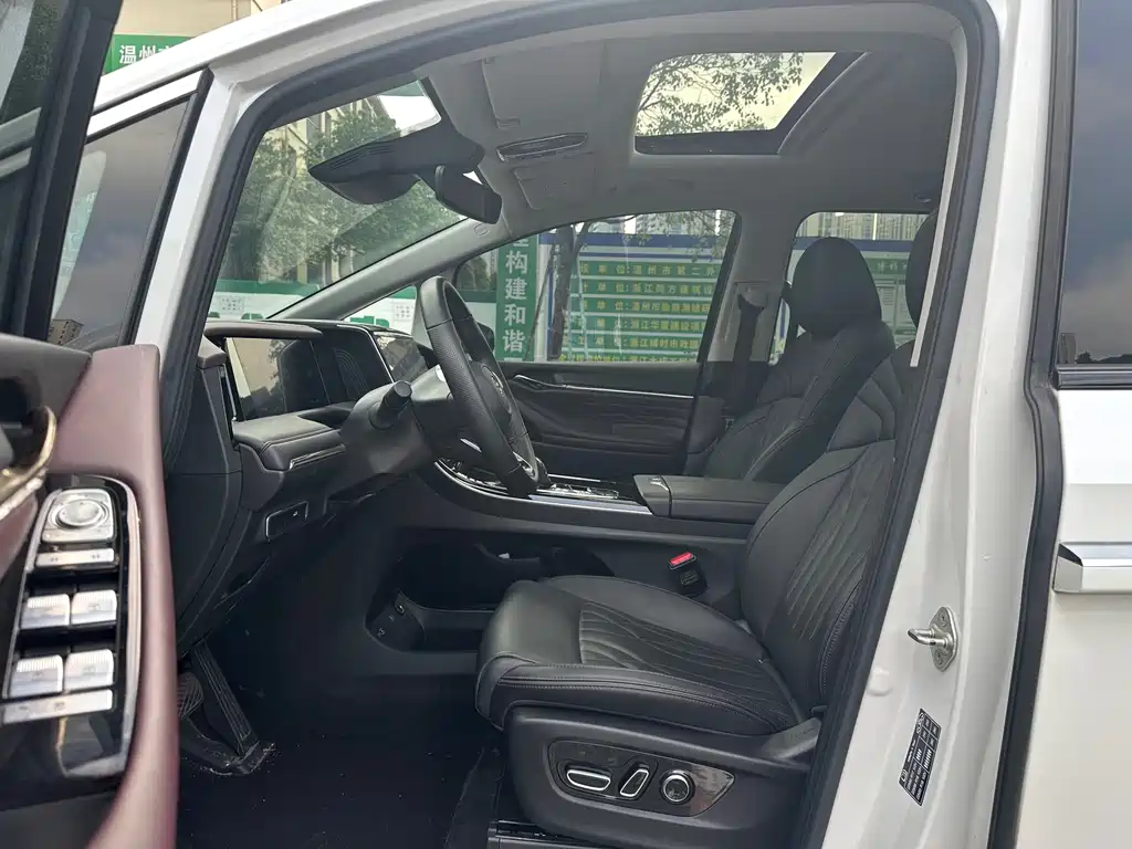 GAC Motor Trumpchi M8 2023 — фото 11
