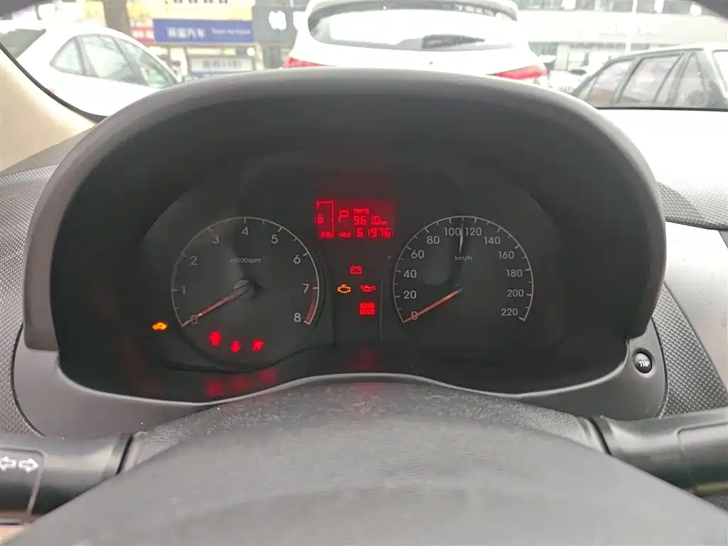 Hyundai Verna 2015 — фото 12