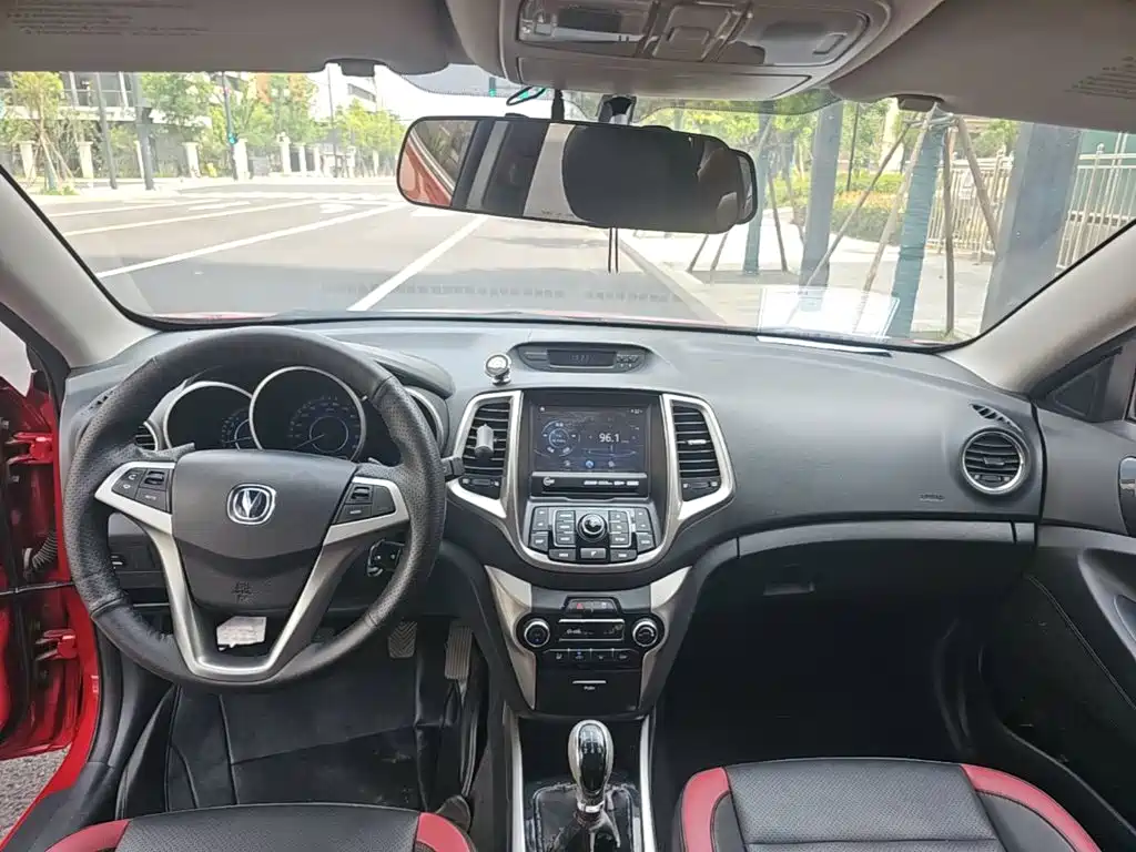 Changan Eado XT 2016 — фото 10