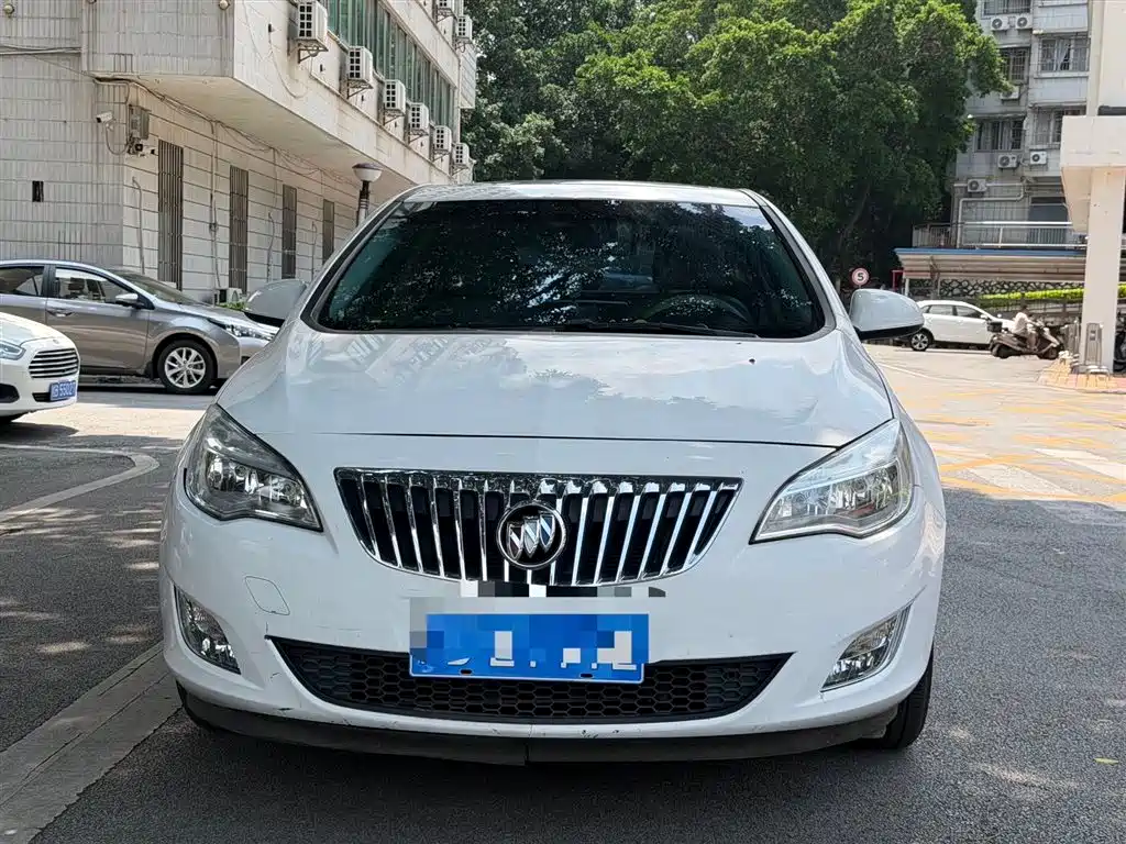 Buick Excelle 2012 — фото 2