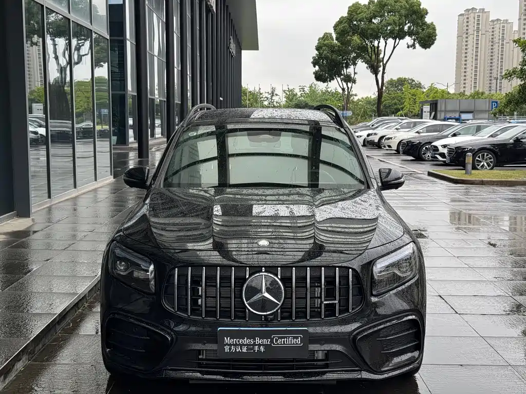 Mercedes-Benz GLB AMG 2025