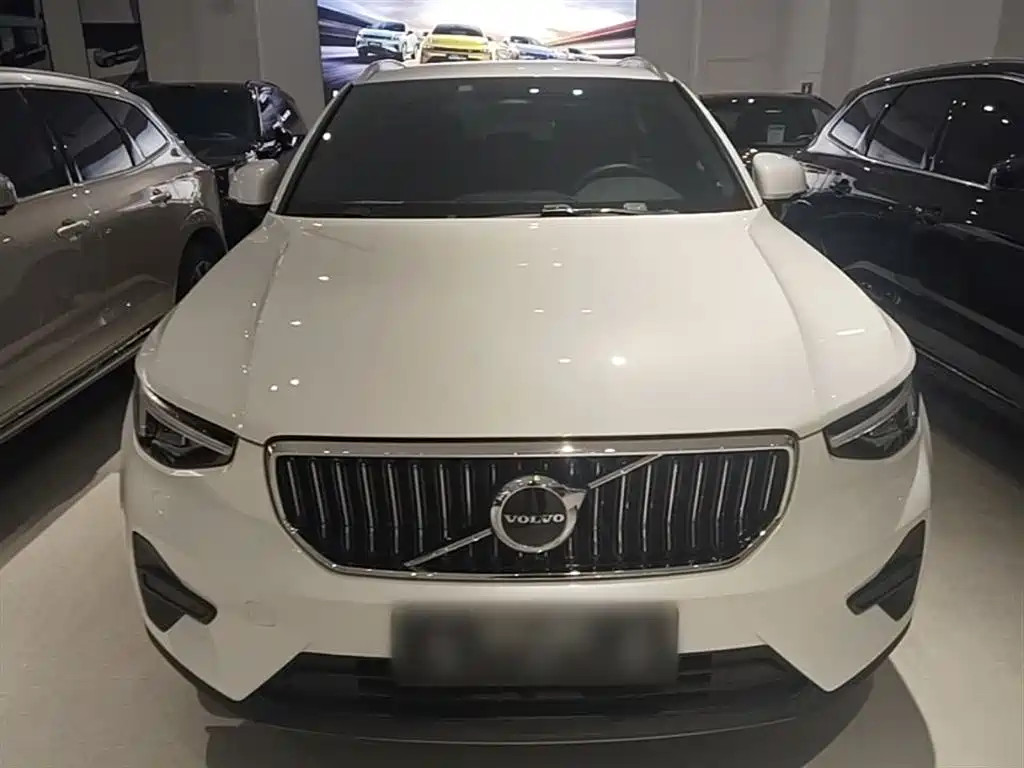 Volvo XC40 2023 — фото 3