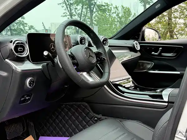 Mercedes-Benz C-Class 2024