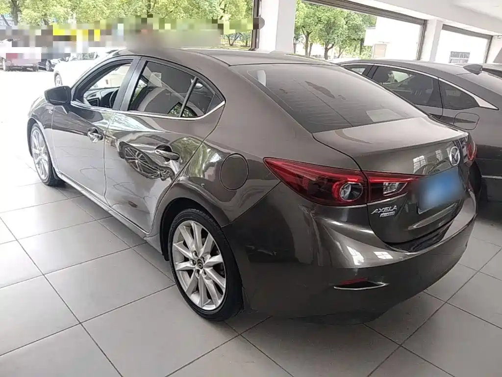Mazda 3 Axela 2018 — фото 5