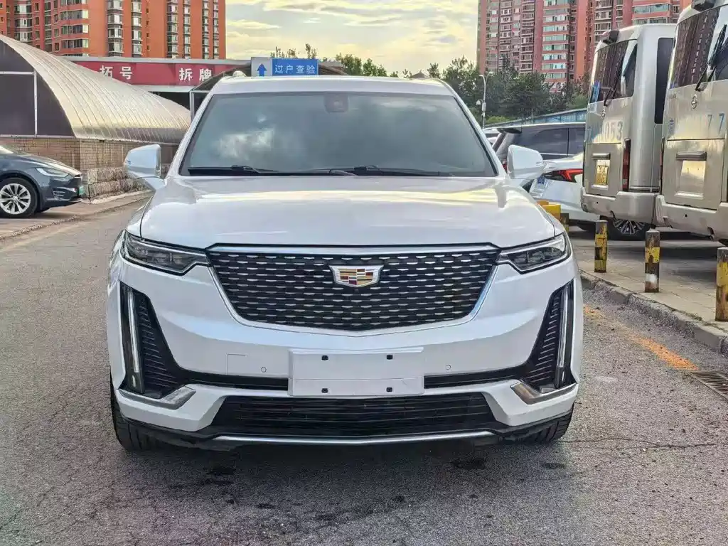 Cadillac XT6 2022 — фото 2