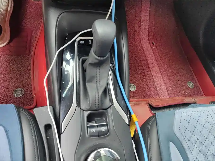 Toyota Corolla 2023 — фото 16