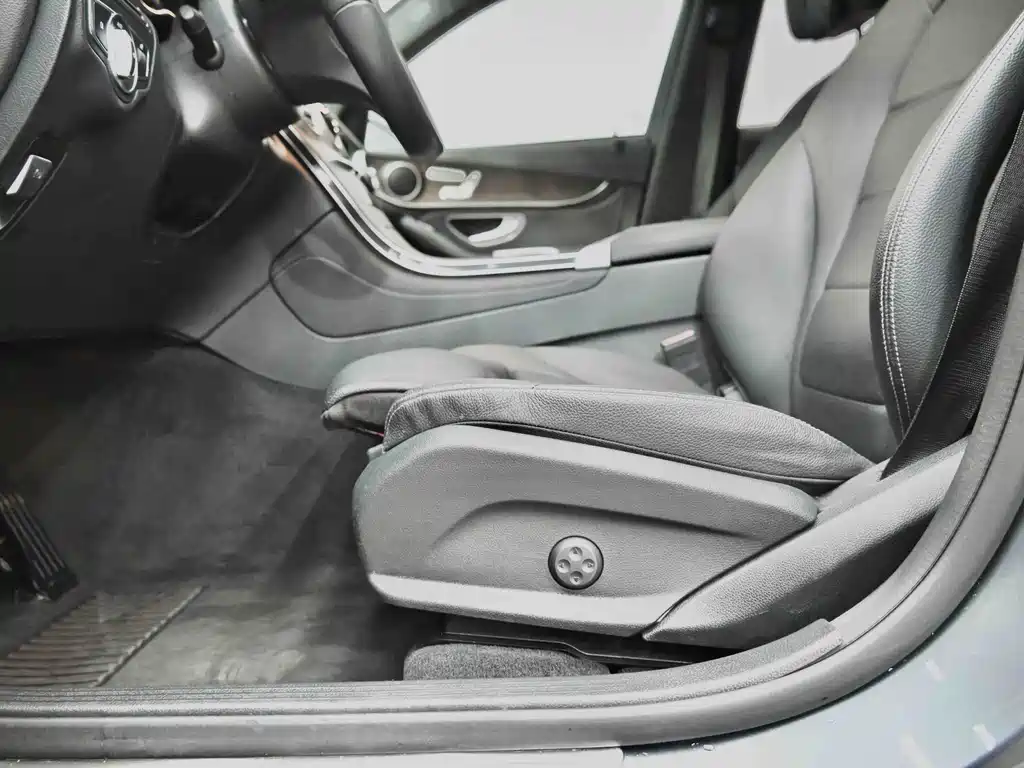 Mercedes-Benz GLC 2020 — фото 32