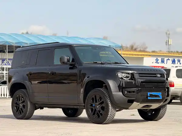 Land Rover Defender 2021