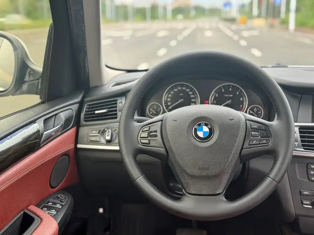 BMW X3 2013 — фото 9