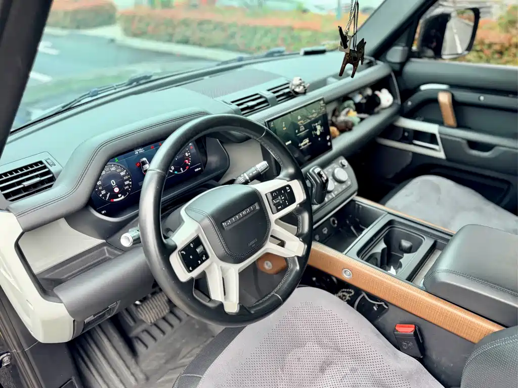 Land Rover Defender 2022 — фото 9