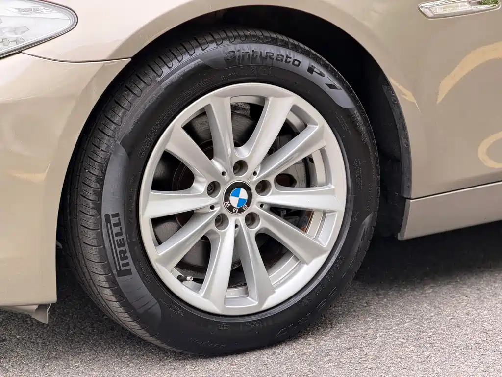 BMW 5 Series 2010 — фото 13