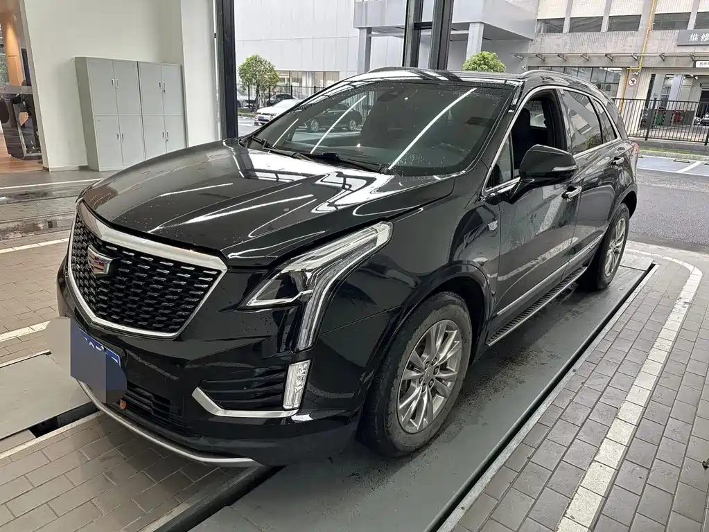Cadillac XT5 2022 — фото 1
