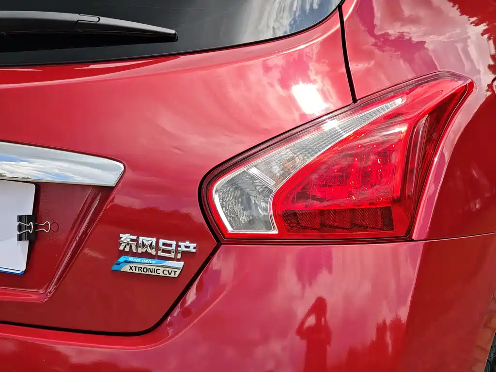 Nissan Tiida 2013 — фото 11