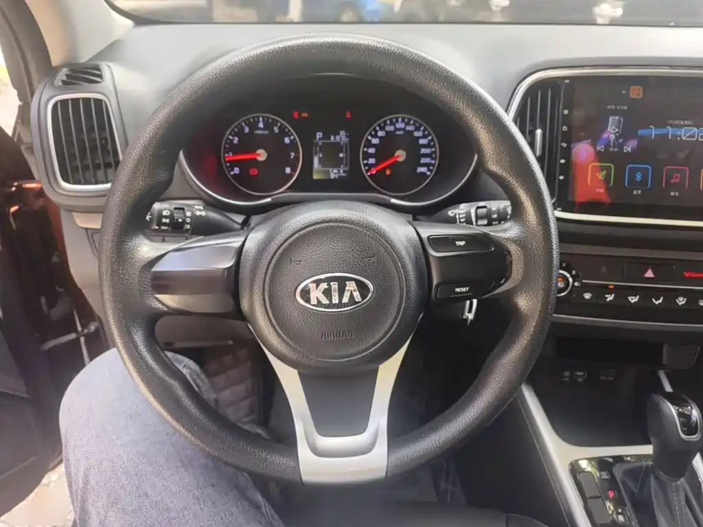 Kia KX3 Proud Running 2017 — фото 11