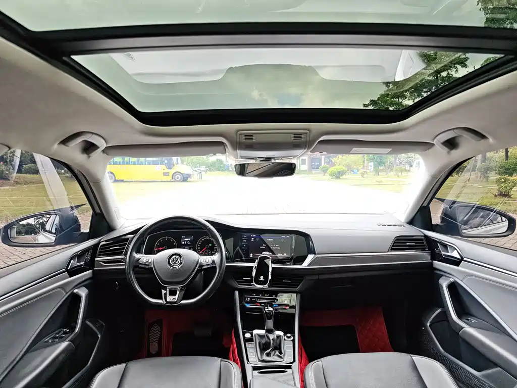 Volkswagen Sagitar 2020