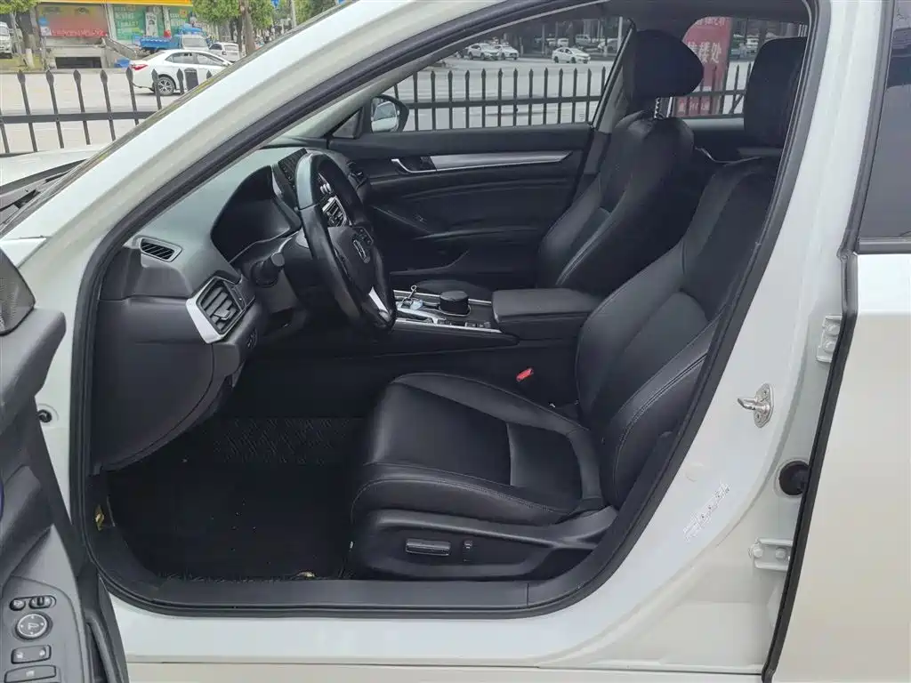 Honda Accord 2020 — фото 15