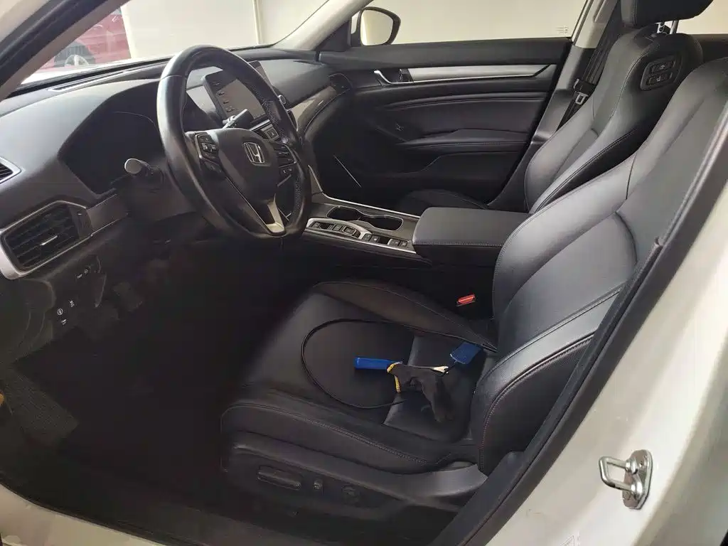 Honda Accord 2020 — фото 12