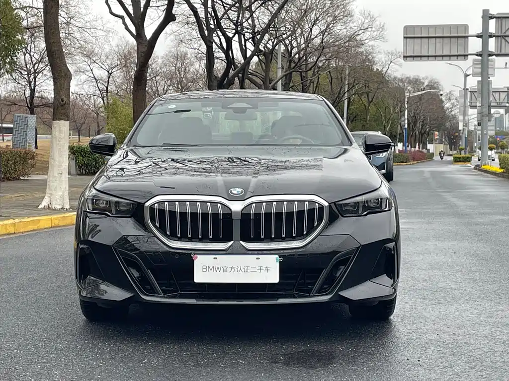 BMW 5 Series 2025